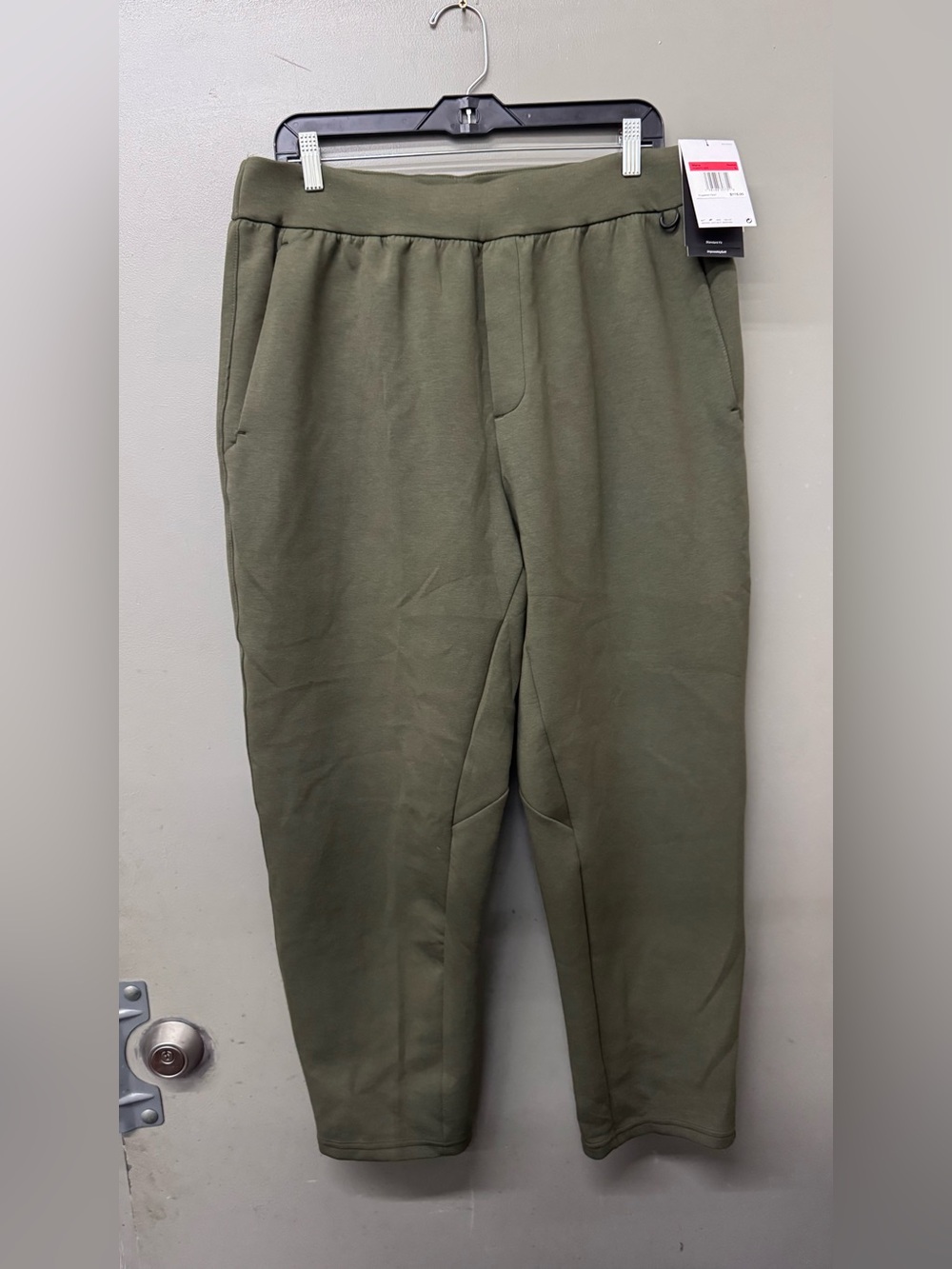 NWT Nike 24.7 ImpossiblySoft Men's Olive Green Dri-FIT Pants size L